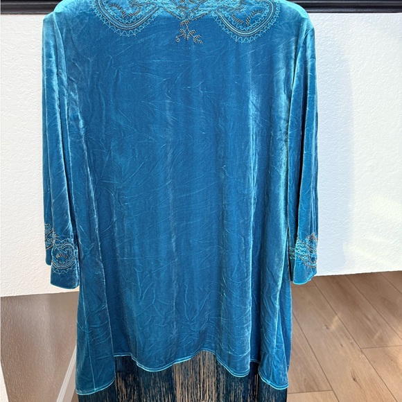 Chico's Elegant Beaded Teal Velvet Kimono with matching shell. - Picture 2 of 3